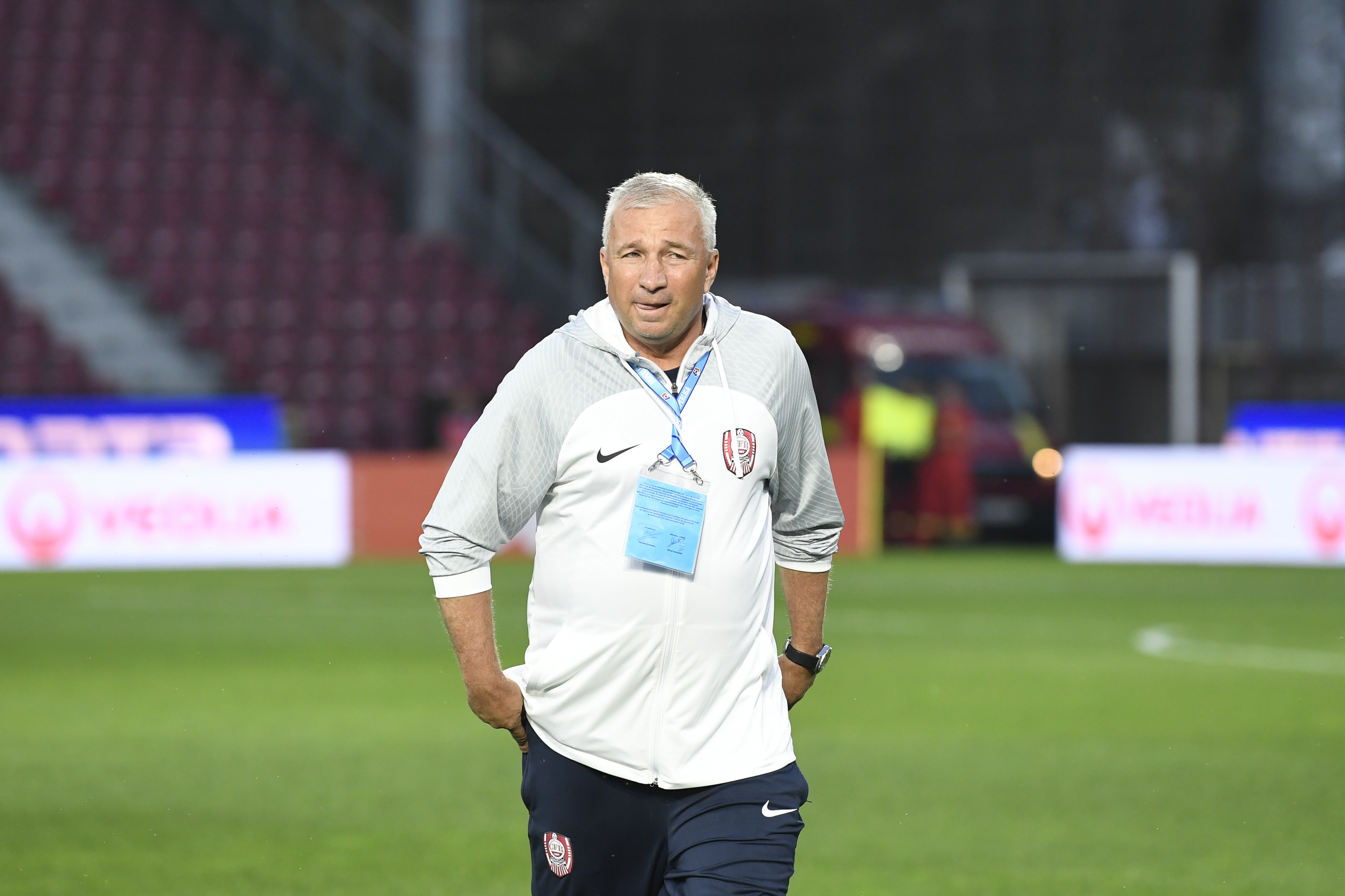 Dan Petrescu &icirc;i transmite un mesaj lui FCSB după &icirc;nfr&acirc;ngerea contra celor de la UTA